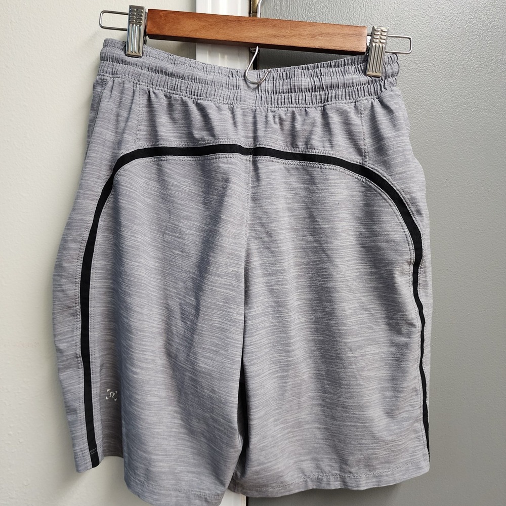 Lululemon Pace Breaker Shorts Mens Small Gray Lined LM7AAYS Lightweight Tech